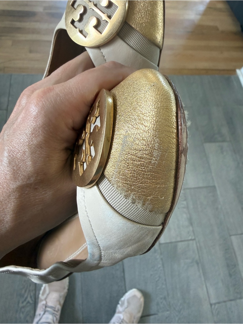 Tory Burch Reva Leather Slip-On Ballet Flats Beige/Gold Logo Cap Toe Women's 8M - Picture 11 of 11